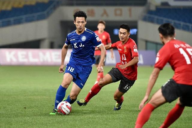 霍伊伦欧战赛打进8粒非点进球 与同期哈兰德一样